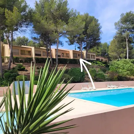 Piscine - à Pieds - Tennis - Basket - Pétanque - Parking Privé - Matelas De Qualité -appartement 4 Personnes à Sur - Proche Bandol