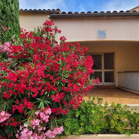 Appartamento Piscine - à Pieds - Tennis - Basket - Pétanque - Parking Privé - Matelas De Qualité -appartement 4 Personnes à Sur - Proche Bandol