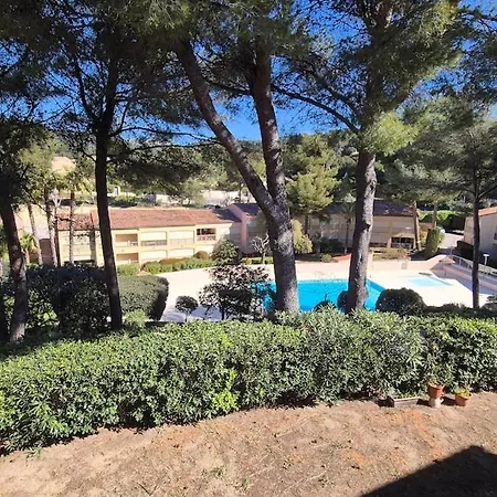Piscine - à Pieds - Tennis - Basket - Pétanque - Parking Privé - Matelas De Qualité -appartement 4 Personnes à Sur - Proche Bandol Appartamento *