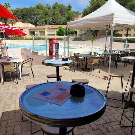 Appartamento Piscine - à Pieds - Tennis - Basket - Pétanque - Parking Privé - Matelas De Qualité -appartement 4 Personnes à Sur - Proche Bandol Sanary-sur-Mer