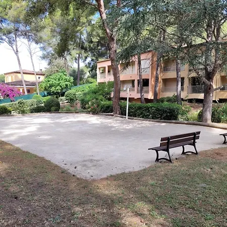 Piscine - à Pieds - Tennis - Basket - Pétanque - Parking Privé - Matelas De Qualité -appartement 4 Personnes à Sur - Proche Bandol *