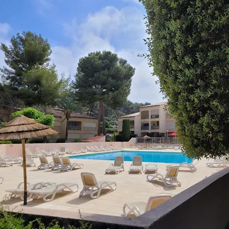 Piscine - à Pieds - Tennis - Basket - Pétanque - Parking Privé - Matelas De Qualité -appartement 4 Personnes à Sur - Proche Bandol *