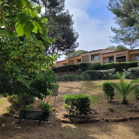 Appartamento Piscine - à Pieds - Tennis - Basket - Pétanque - Parking Privé - Matelas De Qualité -appartement 4 Personnes à Sur - Proche Bandol